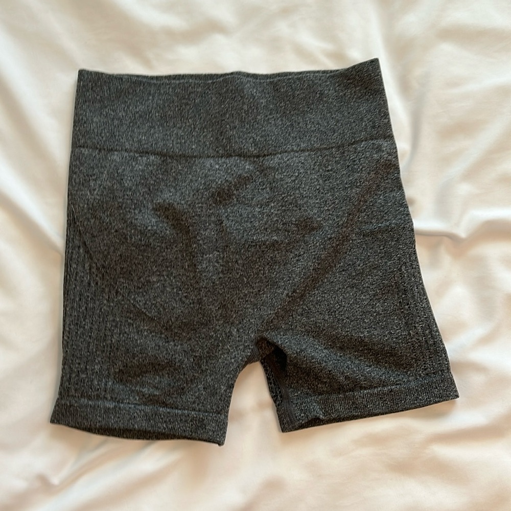 gray, booty favoring, biker shorts